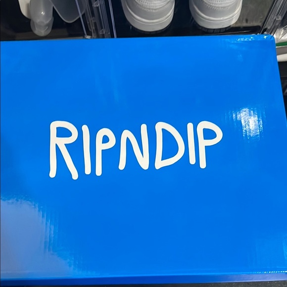 LORD DEVIL PLUSH SLIPPERS (RED)
SIZE: S/M - 4-8 - Picture 10 of 12